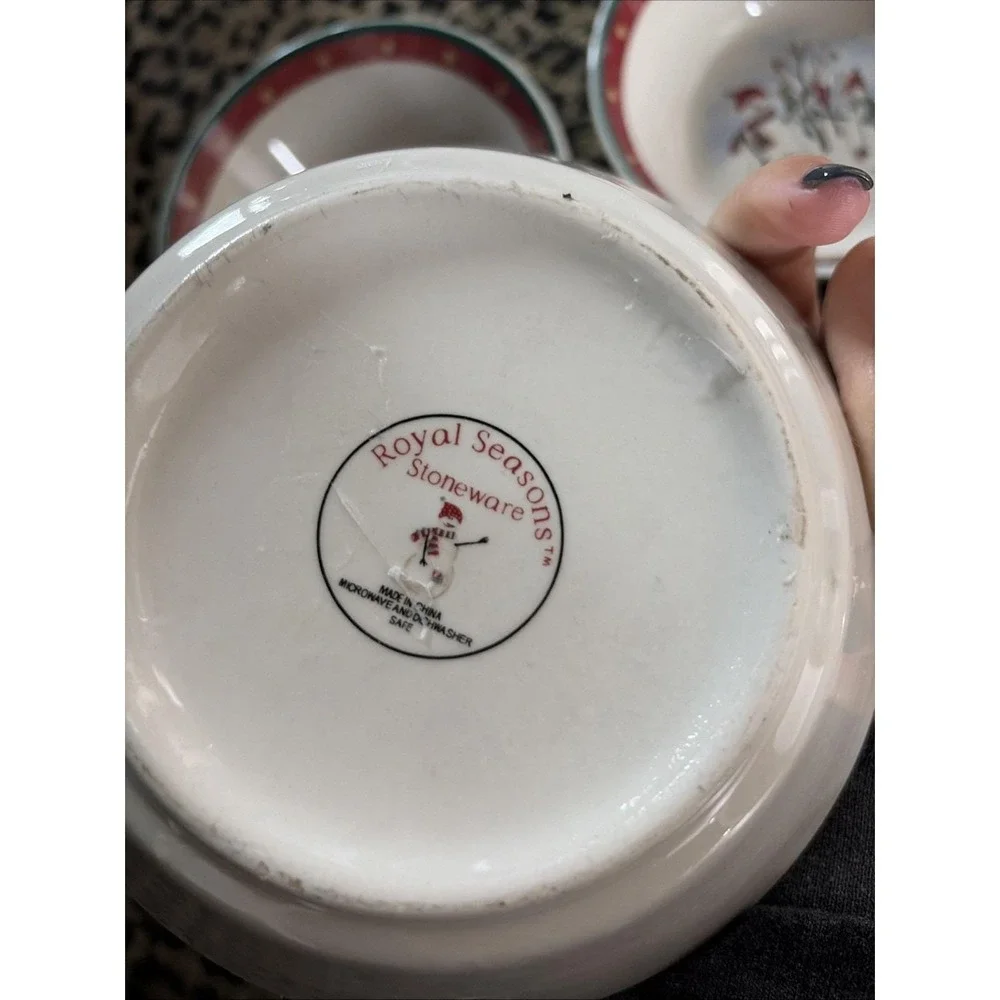 Set of 4 Snowman Christmas Soup Cereal Bowls Festive Holiday Decor Winter Scene
